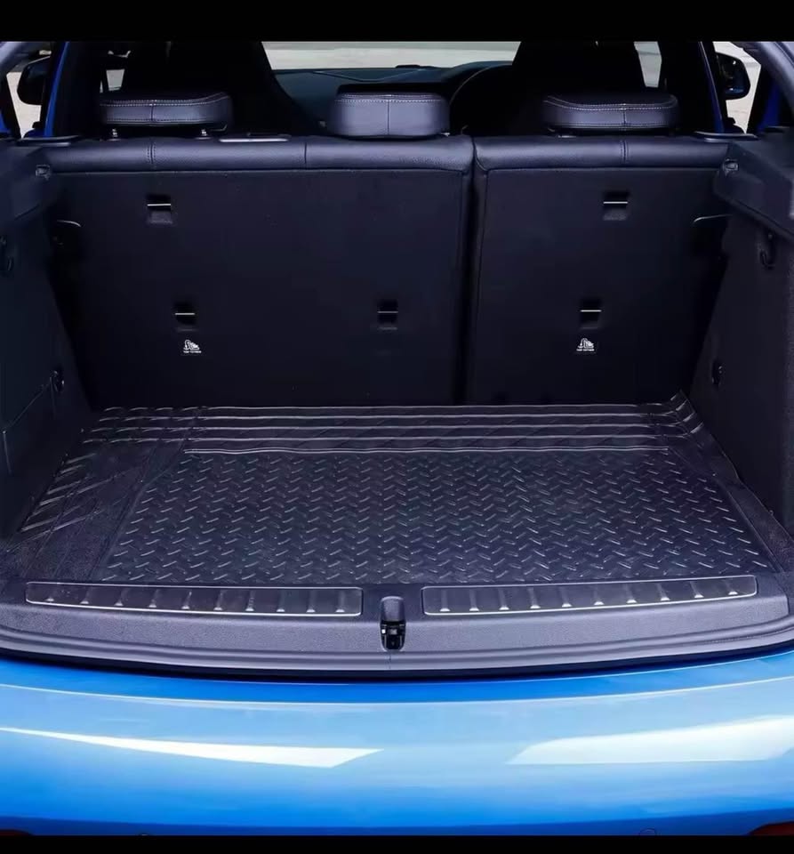 Universal car boot mats (Free installation) - 2