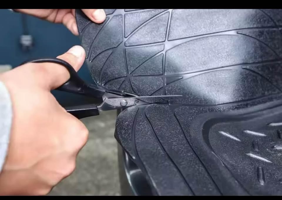 Universal car boot mats (Free installation) - 3